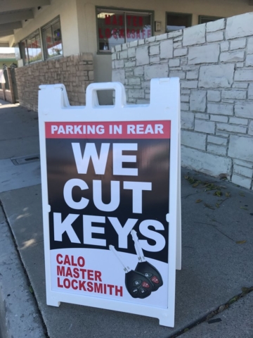 Master Locksmith Key Cutting Advertisement in Oxnard